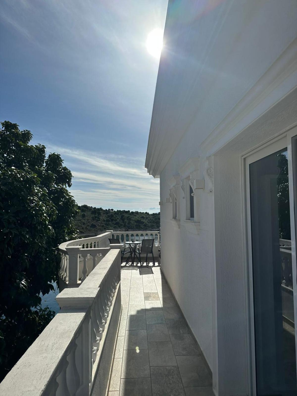 Luxury Villa Alisja Sarande With Private Beach Exteriér fotografie